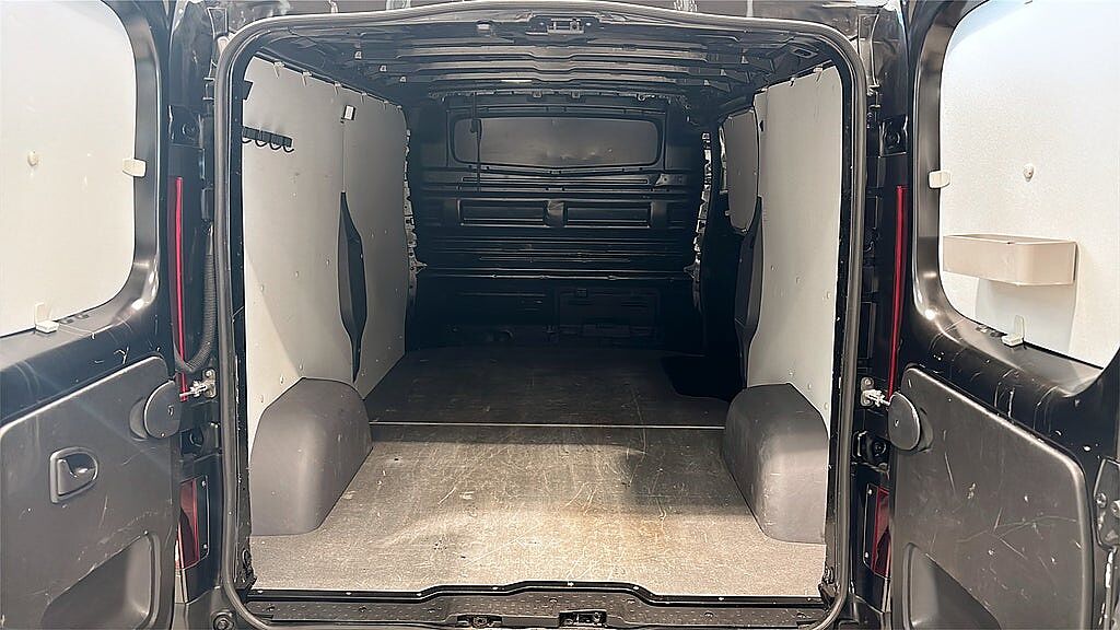 Nissan NV300