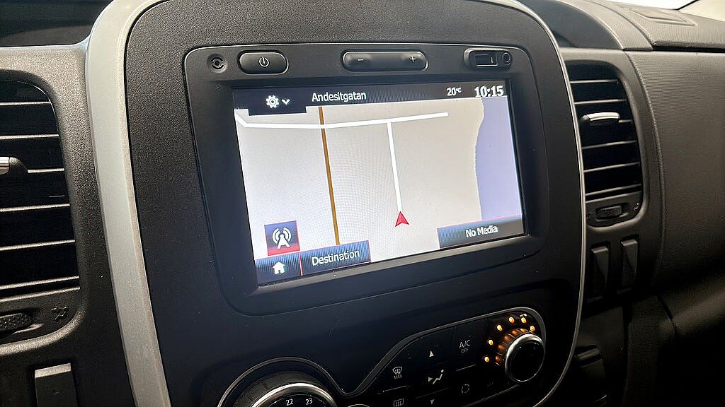 Nissan NV300