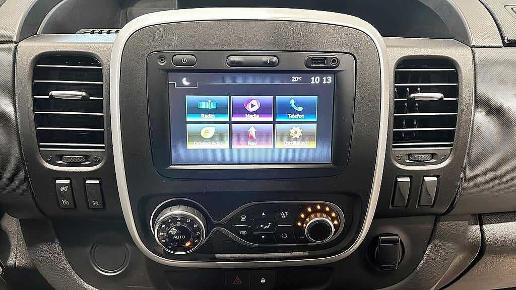 Nissan NV300
