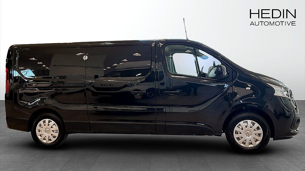 Nissan NV300