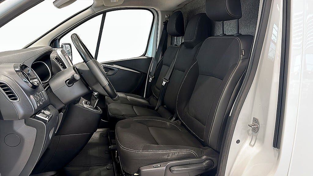 Nissan NV300