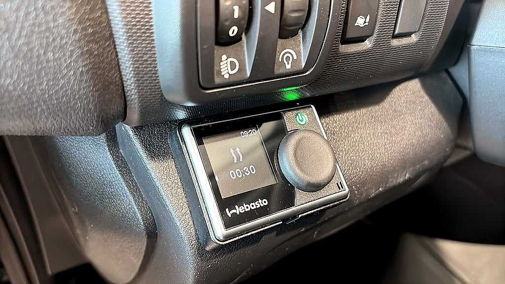 Nissan NV300